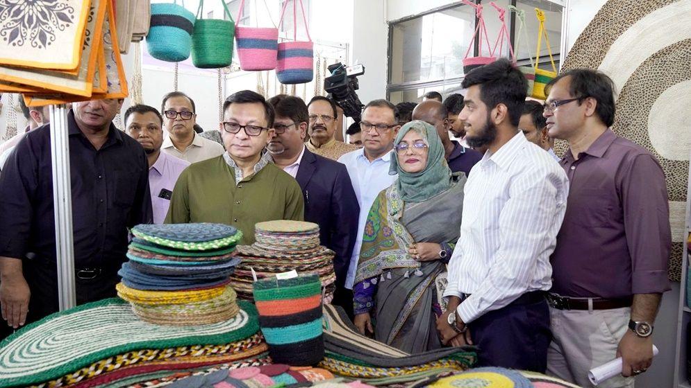 পাট খাতকে ৭ বিলিয়ন ডলারের শিল্পে উন্নীত করার লক্ষ্য সরকারের: পাটমন্ত্রী